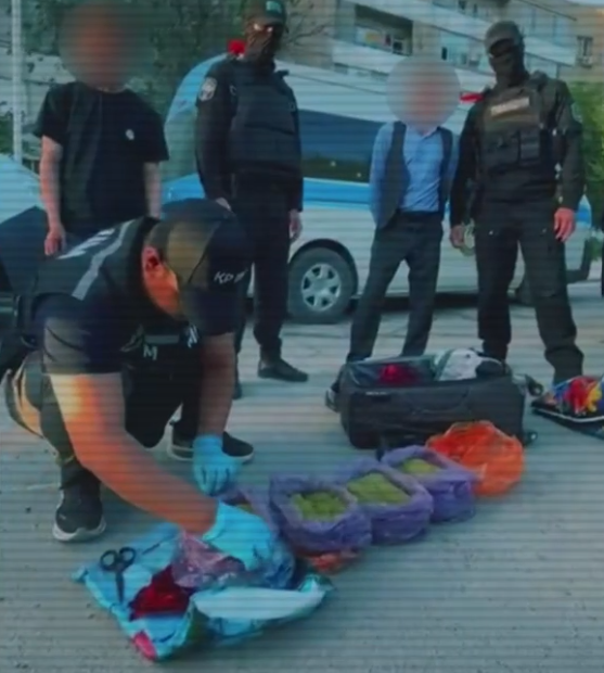 В Актау задержали подозреваемого с четырьмя килограммами гашиша