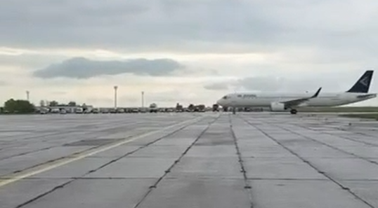 Самолет Air Astana экстренно сел в Актобе из-за отказа двигателя