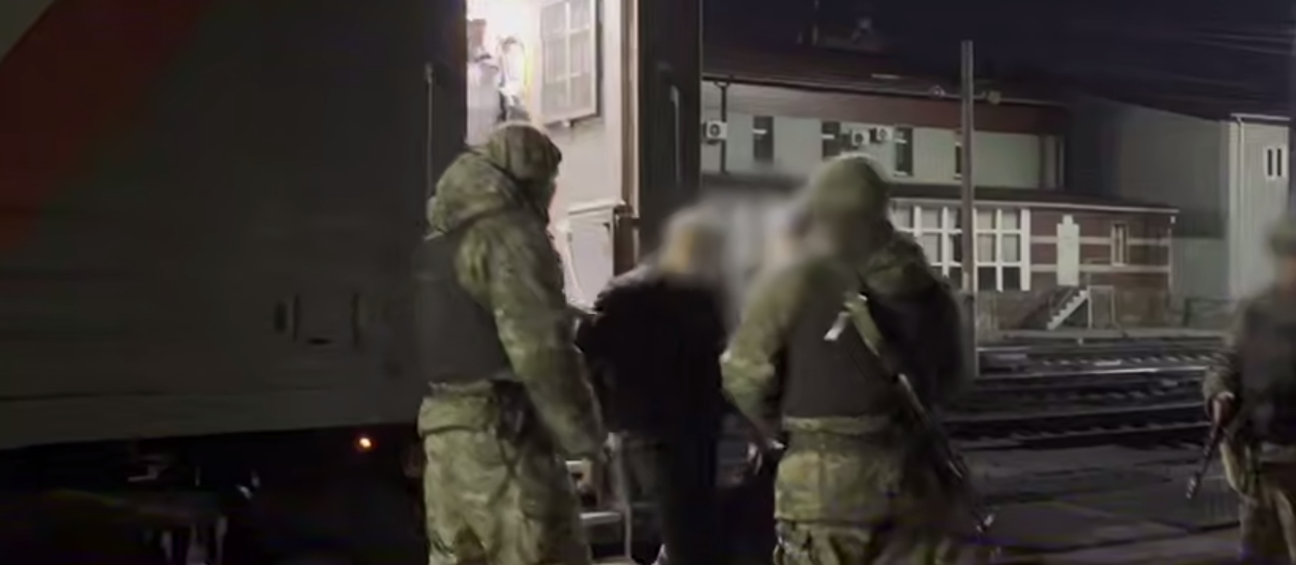 Миллиард на сигаретах: из России экстрадировали подозреваемого в причастности к транснациональной ОПГ