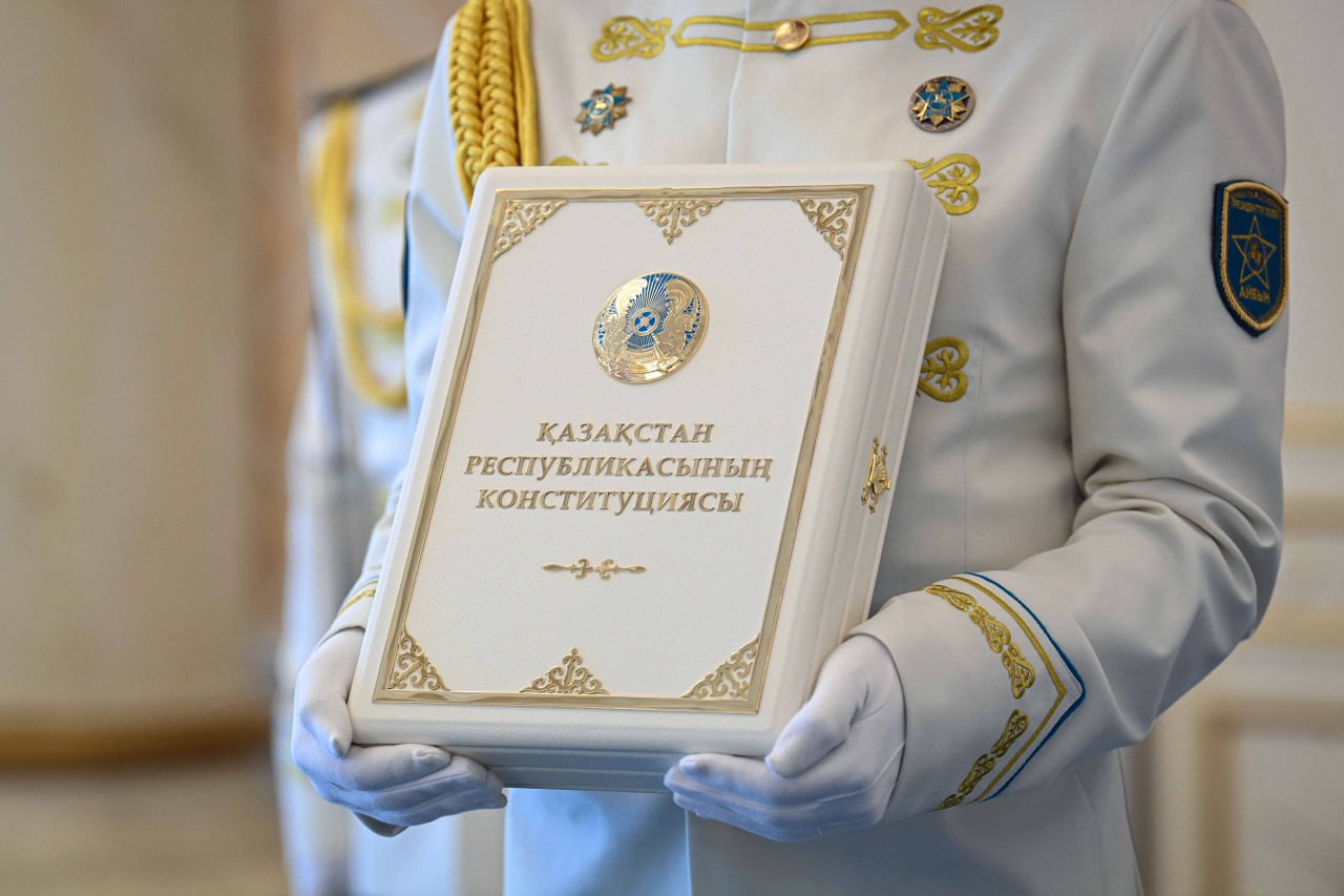 В школах и вузах Казахстана появятся учебные курсы «Основы Конституции» и «Закон и порядок»