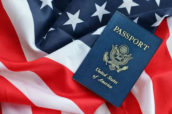 В США выпустят паспорта с лицом Трампа