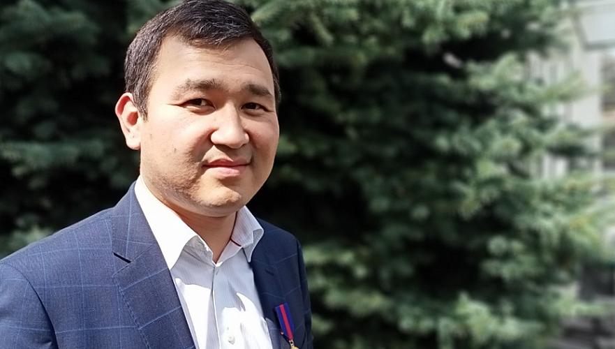 Асет Матаев подвергся групповому нападению, ему проломили голову – адвокат