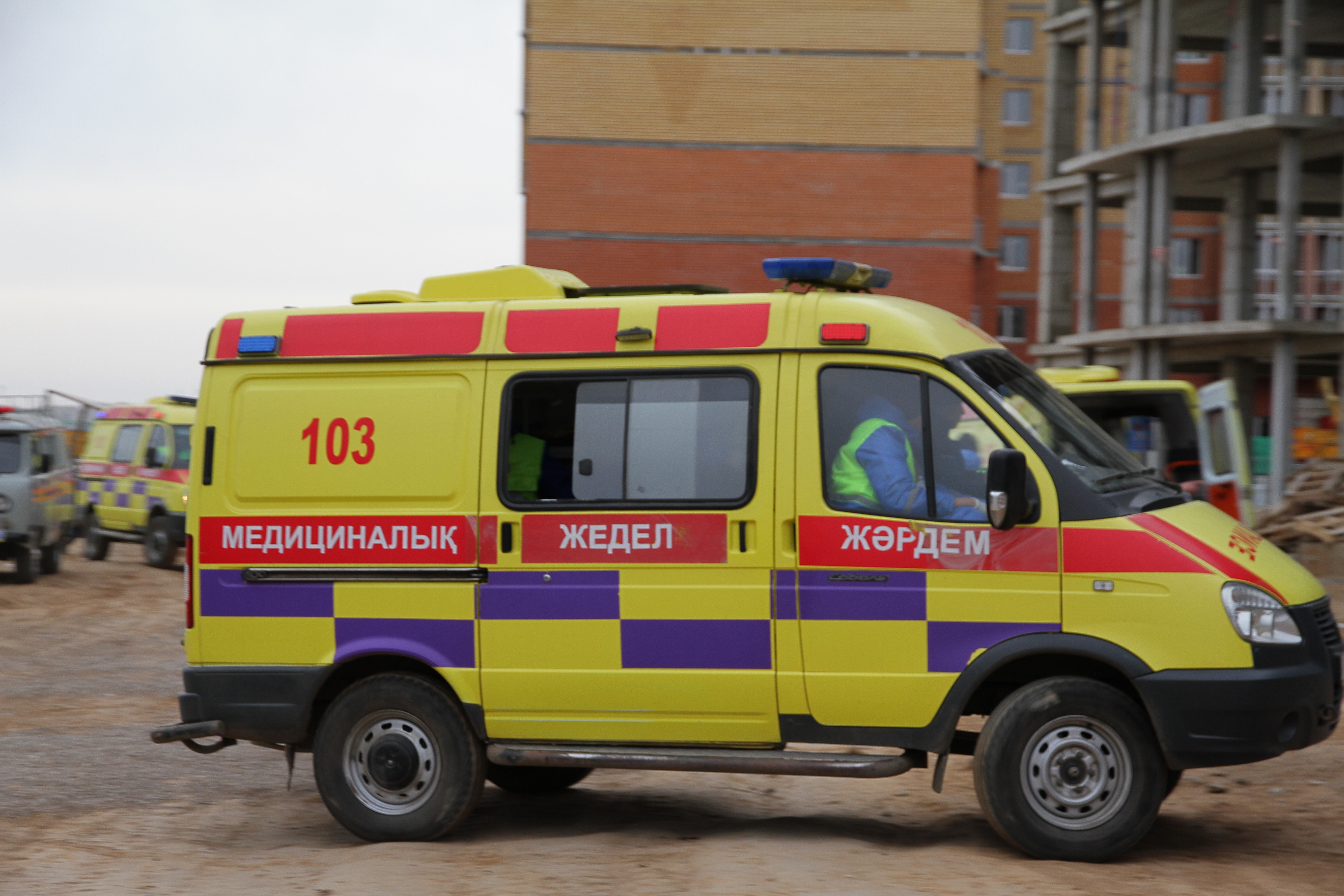 Ақтөбе облысында жедел жәрдем қызметіне хабарласқан тұрғынға бейәдеп сөздер қолданған фельдшер әкімшілік айыппұл арқалады