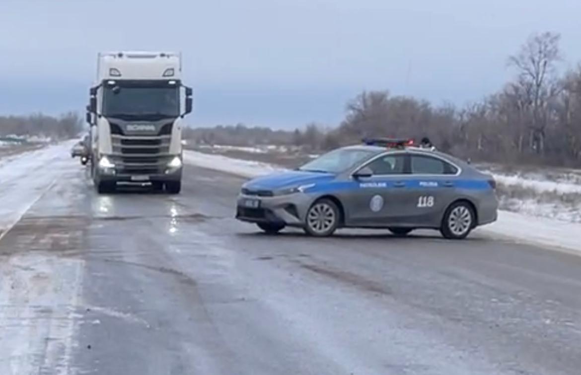 В ЗКО из-за непогоды закрыты республиканские трассы