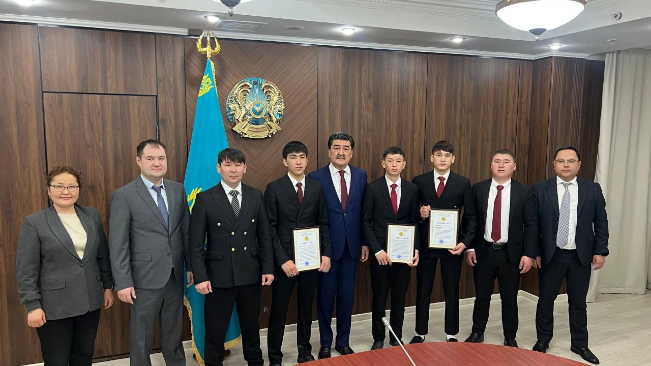 Министр Ерлан Нысанбаев батысқазақстандық оқушылармен кездесті