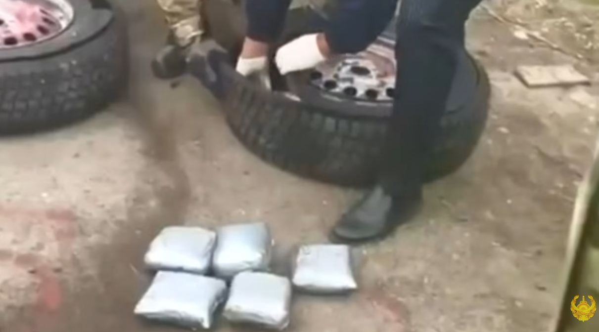 Прятали «товар» в автопокрышках: в Казахстане осудили участников крупной ОПГ