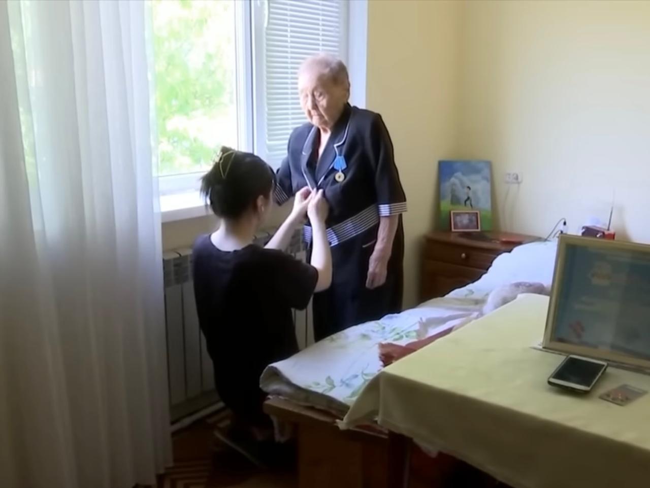 В Уральске 96-летняя труженица тыла не получила выплату ко Дню Победы