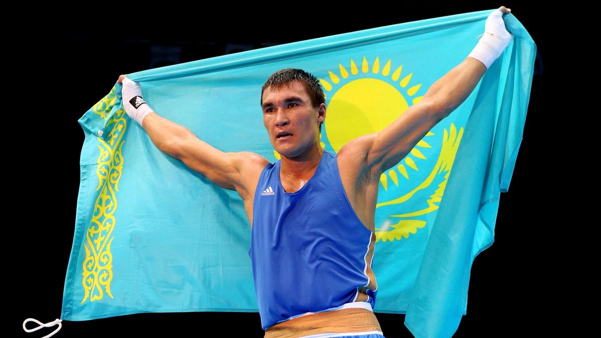 Олимпийского чемпиона Серика Сапиева избил его заместитель