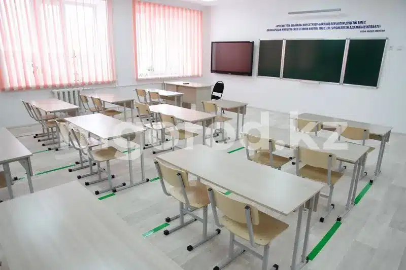 Школьники Алматы вернутся за парты 15 декабря