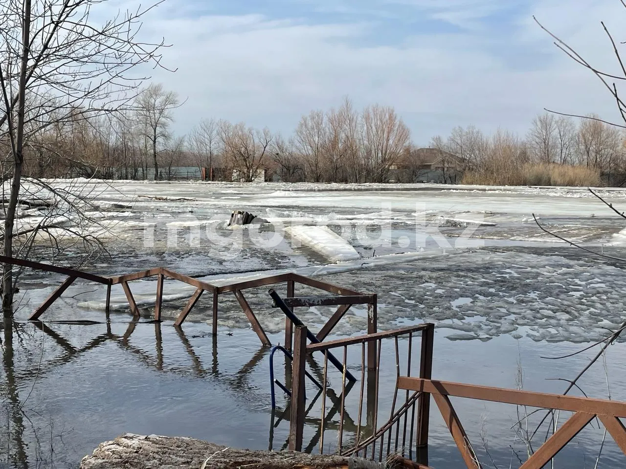 Паводок в ЗКО: Урал за сутки поднялся еще на один метр