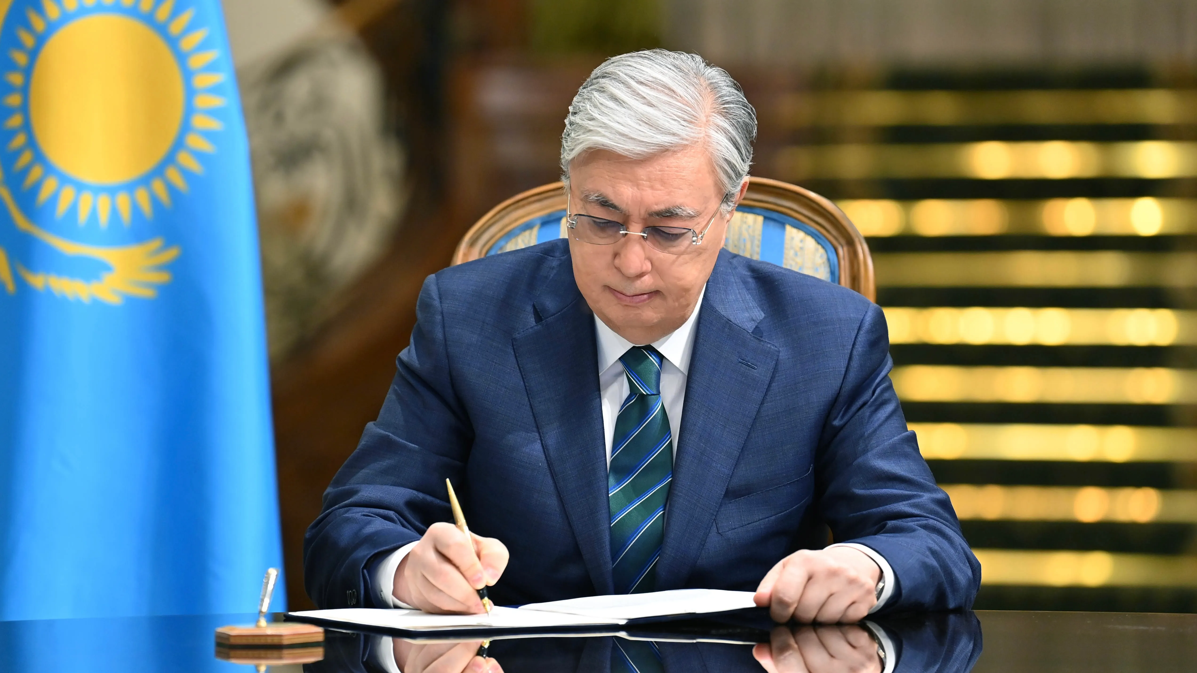 Токаев внес изменения в закон об управлении многоквартирными домами