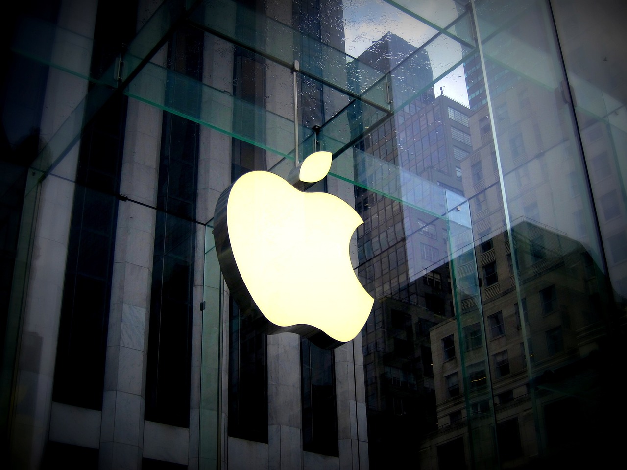 Apple открыл доступ к медицинским сервисам в Казахстане