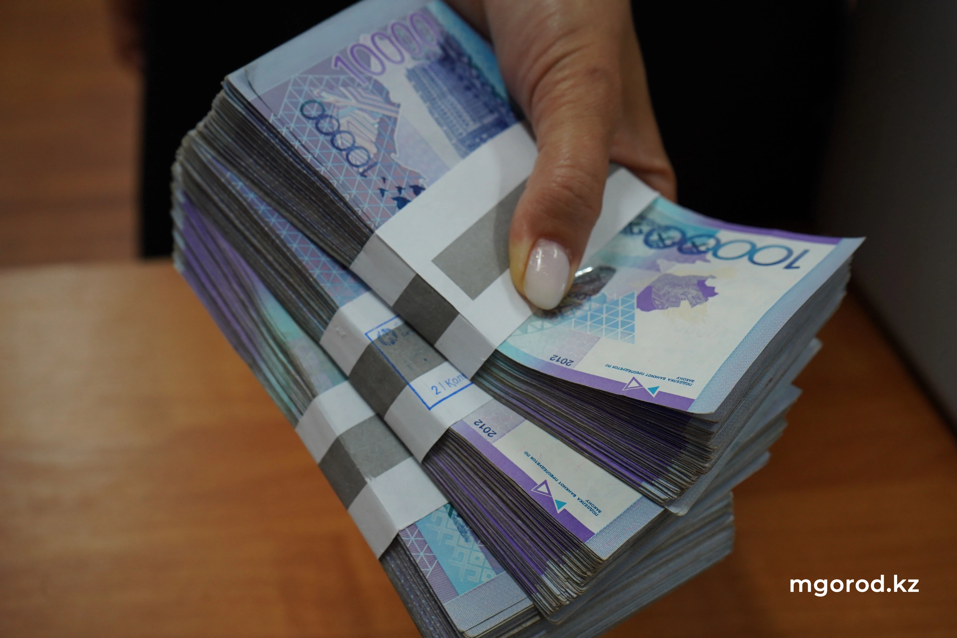 Казахстанка хотела признать заём на 338 млн тенге недействительным