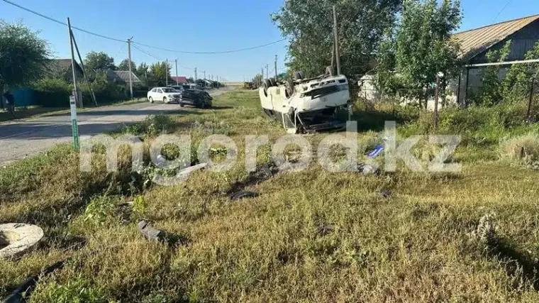 В ЗКО перевернулся автобус с пассажирами: виновнику вынесли приговор