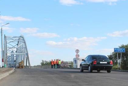 Мост через Урал закроют на одну ночь: какие работы проводят дорожники