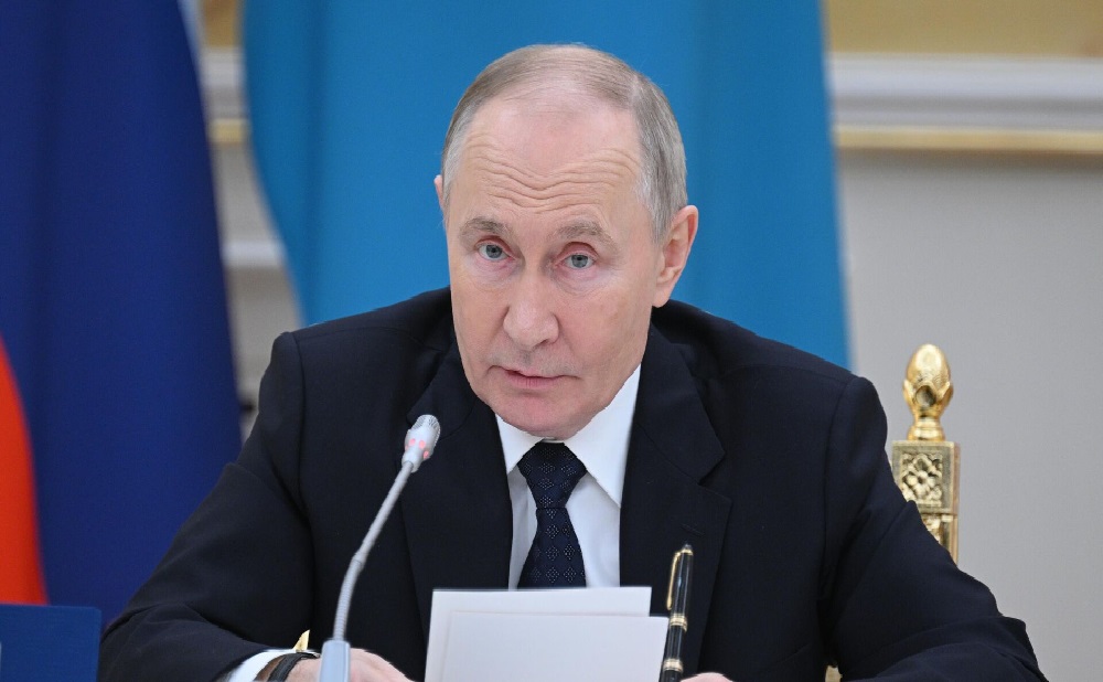Путин направил в Актау самолет МЧС России