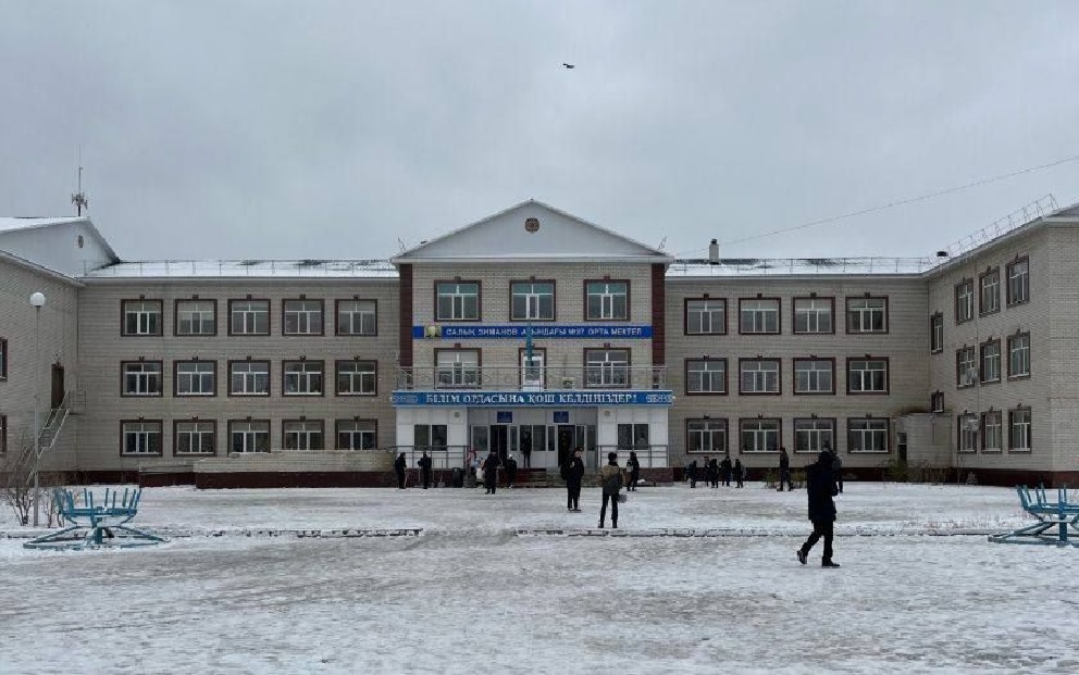 Ученики одной из школ Атырау перешли на онлайн обучение