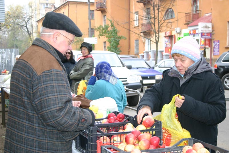 Актобе. Власти города борются с уличной торговлей