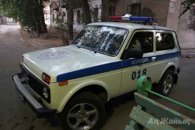 В Атырау полицейских уволили за крышевание секс-притона