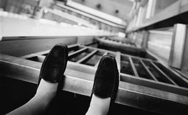 В Уральске семиклассница cбросилась с крыши девятиэтажки