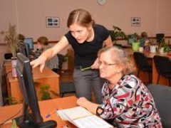 Для петропавловских пенсионеров и инвалидов открыли бесплатные компьютерные курсы