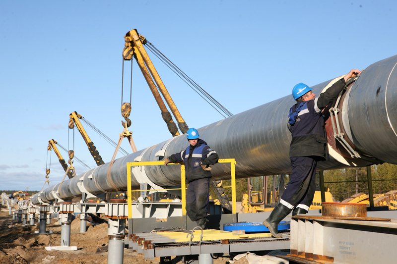 На месторождении в Атырау произошел разрыв нефтепровода
