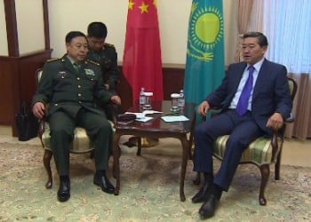 Премьер-Министр РК встретился с заместителем председателя Центрального военного совета Китая