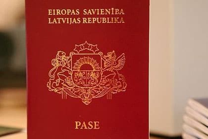 Суд обязал латвийца назвать ребенка Марксом