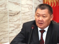 Кыргызстан принимает меры для освобождения задержанных в Казахстане сограждан