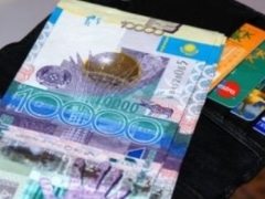 Среднемесячная зарплата казахстанцев в июле составила 112 792 тенге