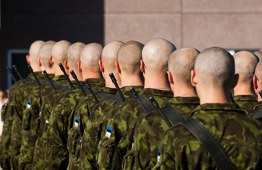 В Атырау из военной части сбежали три солдата-срочника