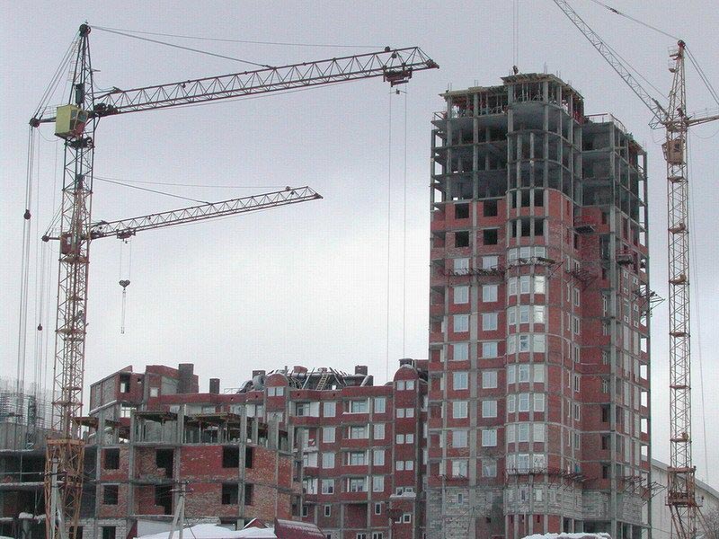 В Атырау экс-начальник отдела строительства подозревается в хищении