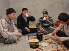 Все больше молодежи из южных регионов Казахстана приезжают на заработки в Россию