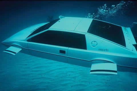 Автомобиль-амфибию Джеймса Бонда продали за 865 тысяч долларов