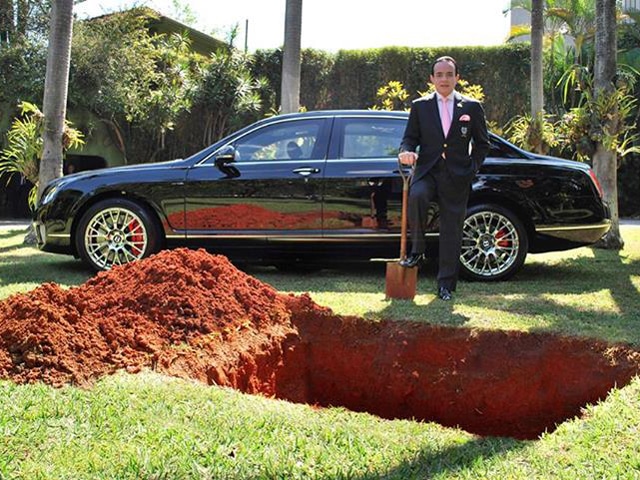 Похороны Bentley