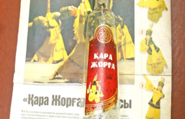 Актюбинская девушка поневоле стала лицом водки «Кара жорга» (ВИДЕО)