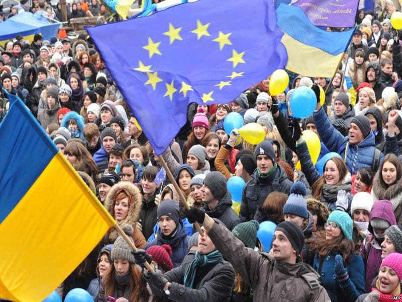 ЕС - Украина: помощь или санкции?