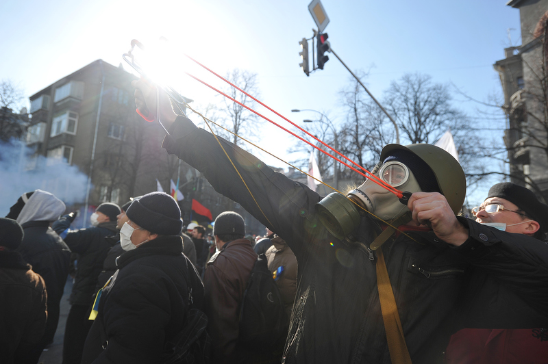 А завтра была война: самые яркие кадры начала противостояния в Киеве (фоторепортаж)