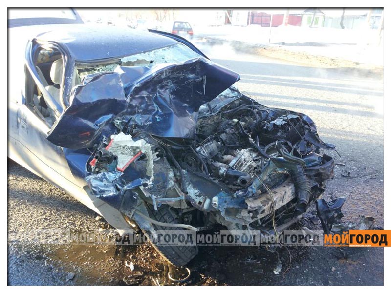 В Уральске «Газель» столкнулась с Opel Vectra лоб в лоб