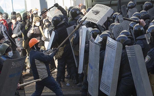 При столкновениях в Киеве погибли 18 человек (ФОТО, ВИДЕО)