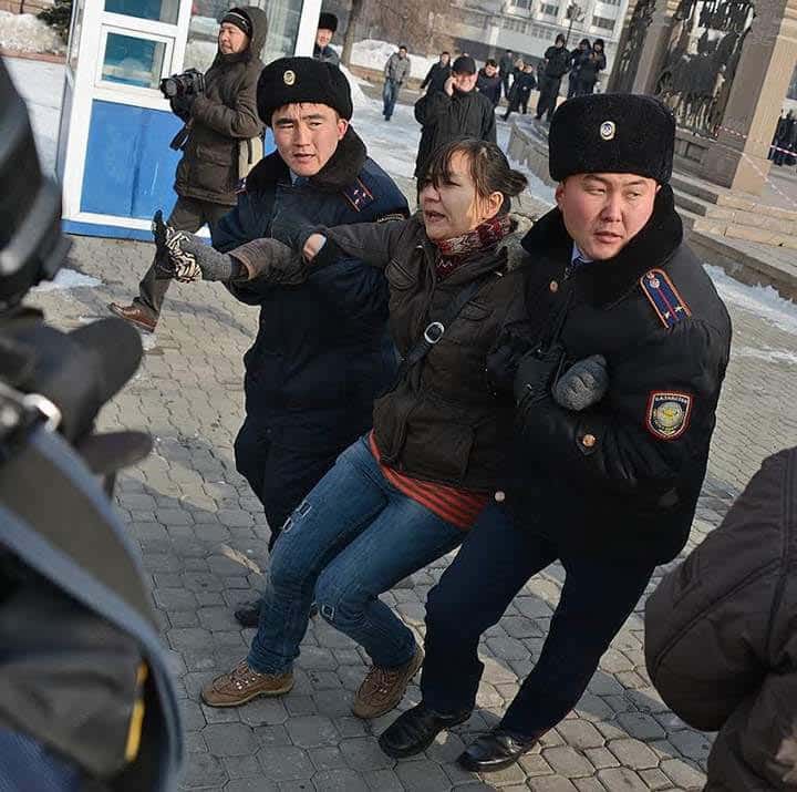 В Алматы за кружевные трусы задержаны три активистки