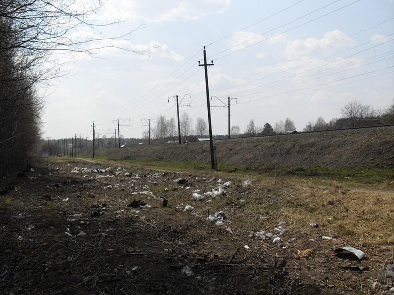 Актобе. Мусора вдоль железнодорожных путей станет меньше