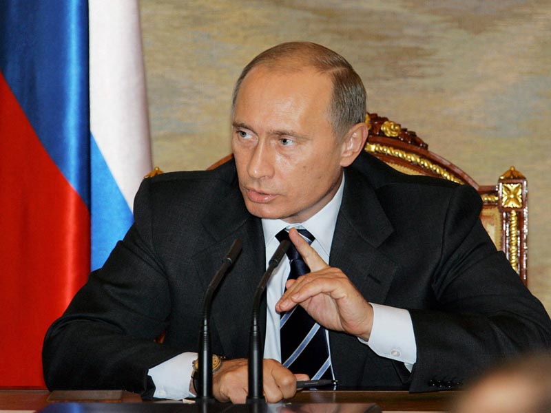 Путин заявил об отсутствии необходимости ввода войск на Украину