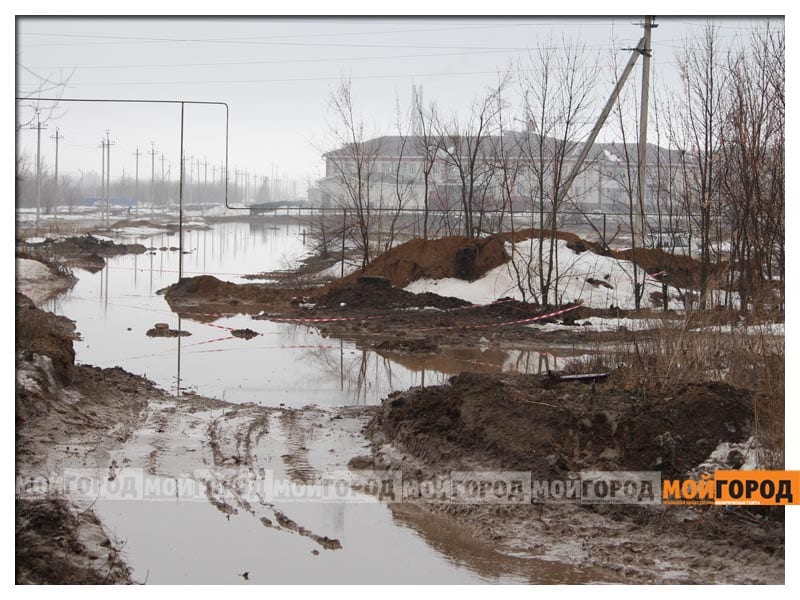 В Уральске дорогу к «отрезанной от мира» поликлинике сделают в этом году