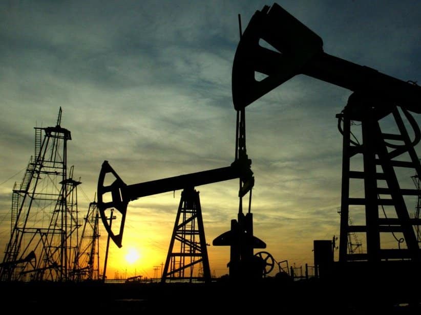 Нефтяные компании в Казахстане могут уволить до 40 тысяч человек