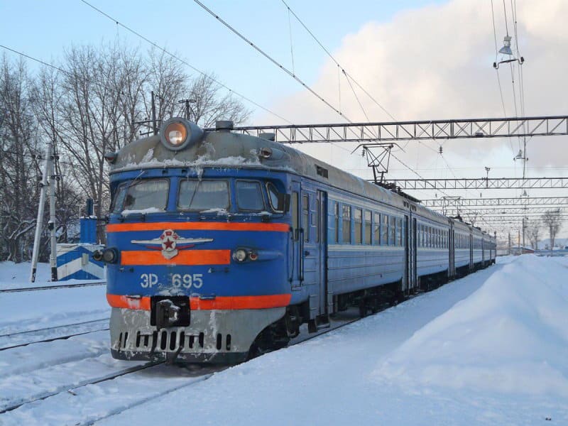 В Актюбинской области более 600 человек эвакуировали при помощи поездов