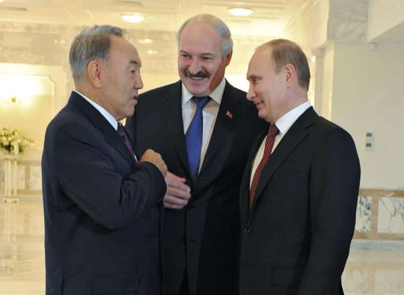 Назарбаев, Путин и Лукашенко обсудили ситуацию на Украине