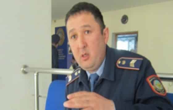 Полицейский вынес из огня двоих детей в Актюбинской области