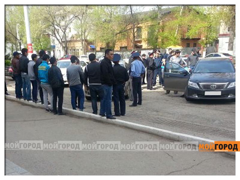 Участники драки в центре Уральска не имеют претензий друг к другу