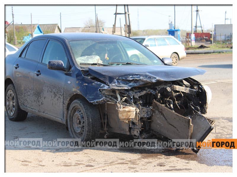 В Уральске на «Жазире» столкнулись три автомашины